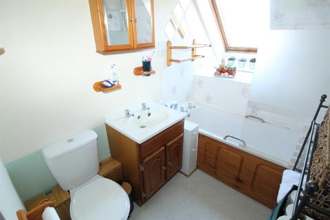 7 Vyner Place, Ullapool, IV26 2XR
