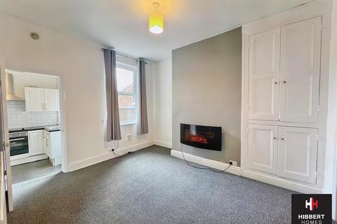 2 bedroom terraced house to rent, Beech Road, Hale WA15