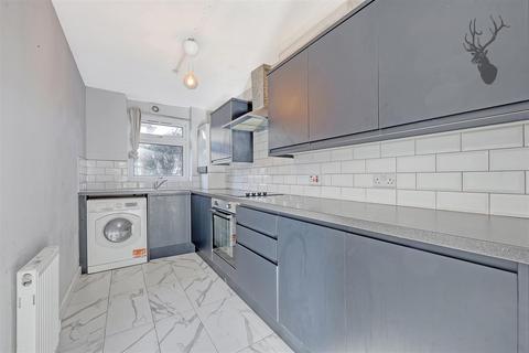 2 bedroom house to rent - Blake Hall Road, London E11