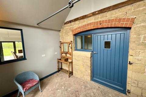 4 bedroom barn conversion to rent - Derby Road, Mansfield NG18