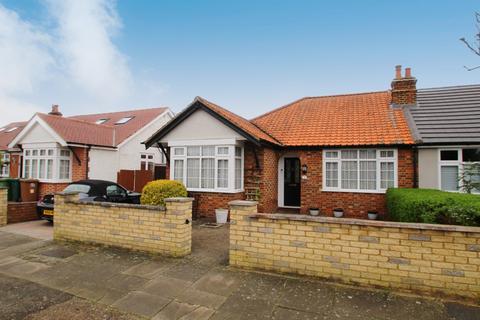 2 bedroom semi-detached house for sale - Witheygate Avenue, Staines-upon-Thames, TW18