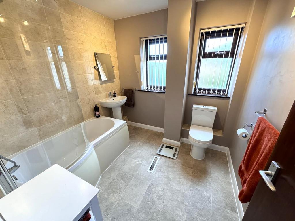 Main bathroom