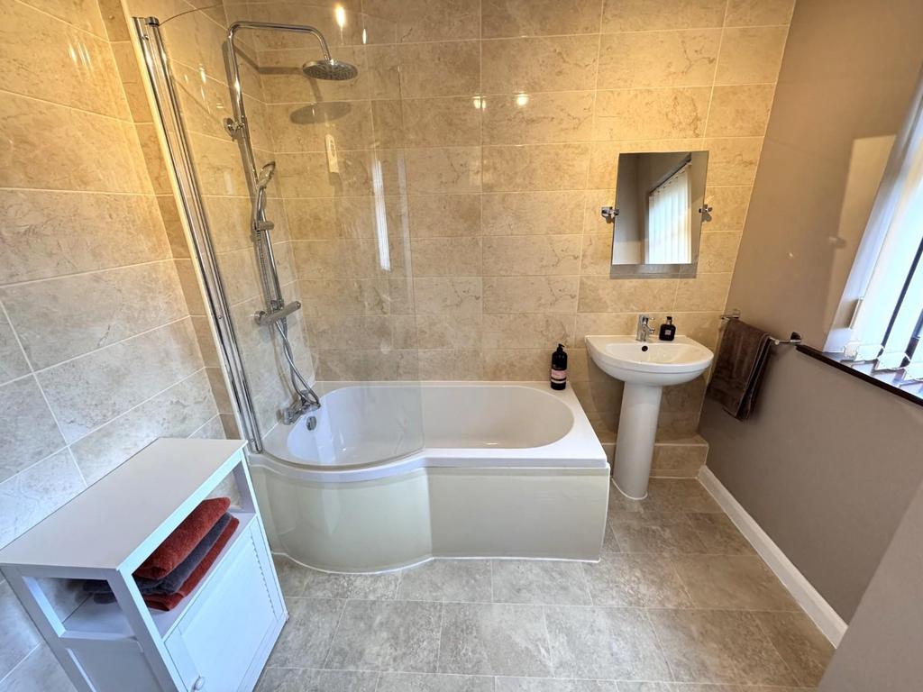 Main bathroom