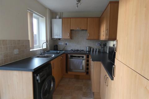 2 bedroom townhouse to rent, Meynell Close, Burton-On-Trent