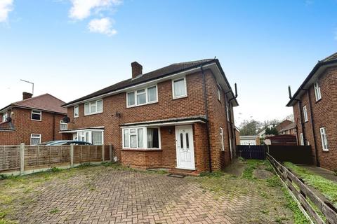 3 bedroom semi-detached house to rent, Cherry Avenue, Langley SL3