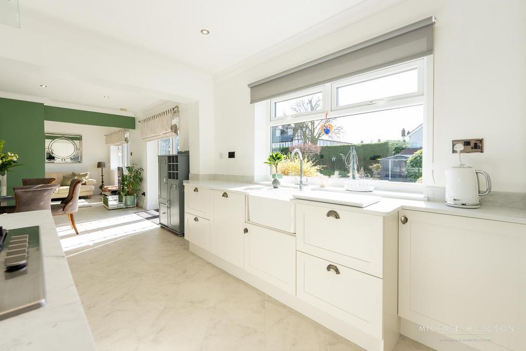 Kitchen/ Dining Room Area