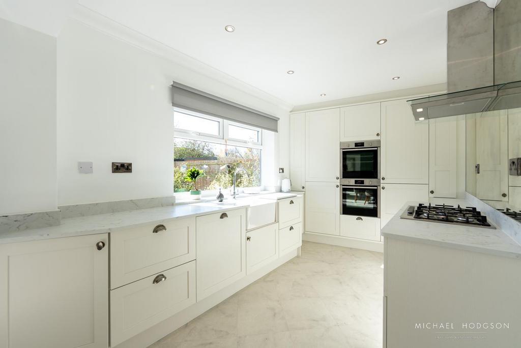 Kitchen/ Dining Room Area