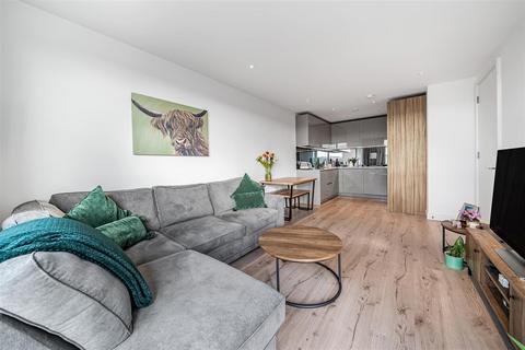 2 bedroom flat for sale, Smithfield Square, Hornsey, N8
