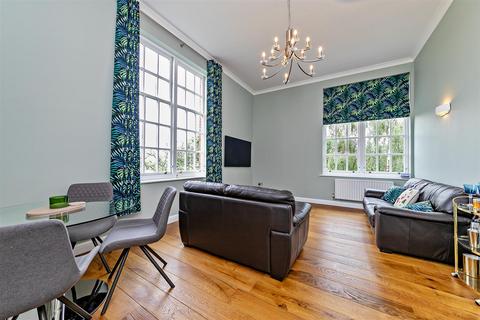 2 bedroom apartment for sale, The Birches, 47 Azalea Close, St. Albans