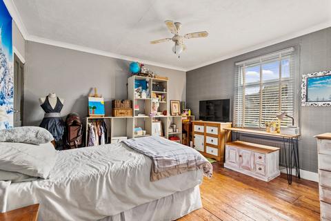 11 Avenue Road, Dover, CT16 2PX