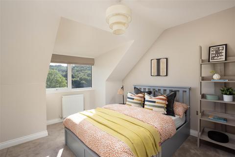 5 bedroom semi-detached house for sale - Pudsey Road, Leeds LS13