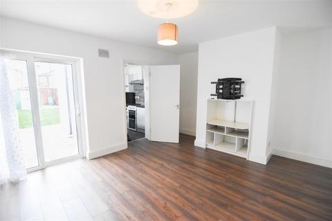 1 bedroom apartment to rent, 43a Oval RoadEast CroydonSurrey