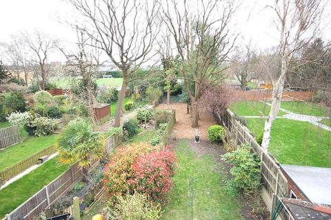 4 bedroom end of terrace house for sale - Copers Cope Road, Beckenham, BR3