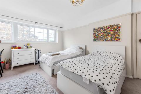 2 bedroom flat for sale, Upper Richmond Road West, East Sheen, SW14