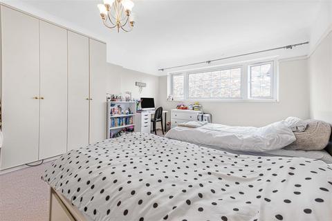 2 bedroom flat for sale, Upper Richmond Road West, East Sheen, SW14