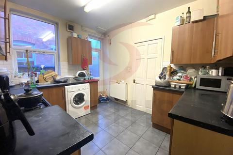 1 bedroom in a house share to rent - Fosse Road South, Leicester LE3
