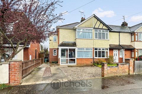 3 bedroom end of terrace house for sale - Canwick Grove, Colchester, Colchester, CO4