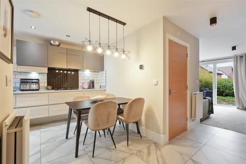 4 Canyon Meadow, Creswell, Worksop, S80 4UQ