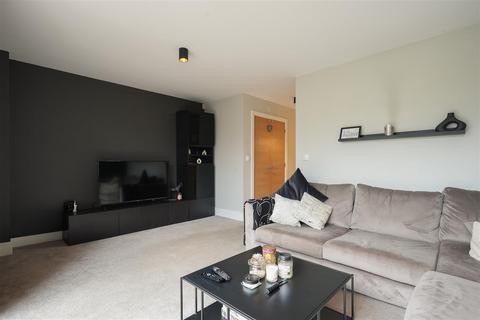 4 Canyon Meadow, Creswell, Worksop, S80 4UQ