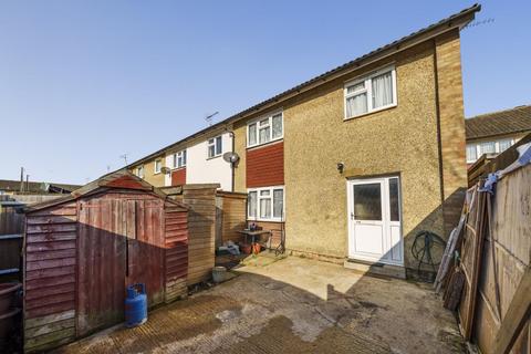 3 bedroom end of terrace house for sale, Newenden Close, Ashford