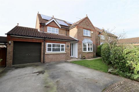 4 bedroom detached house for sale - Thiseldine Close, North Newbald