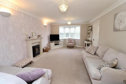 4 bedroom detached house for sale, Thiseldine Close, North Newbald