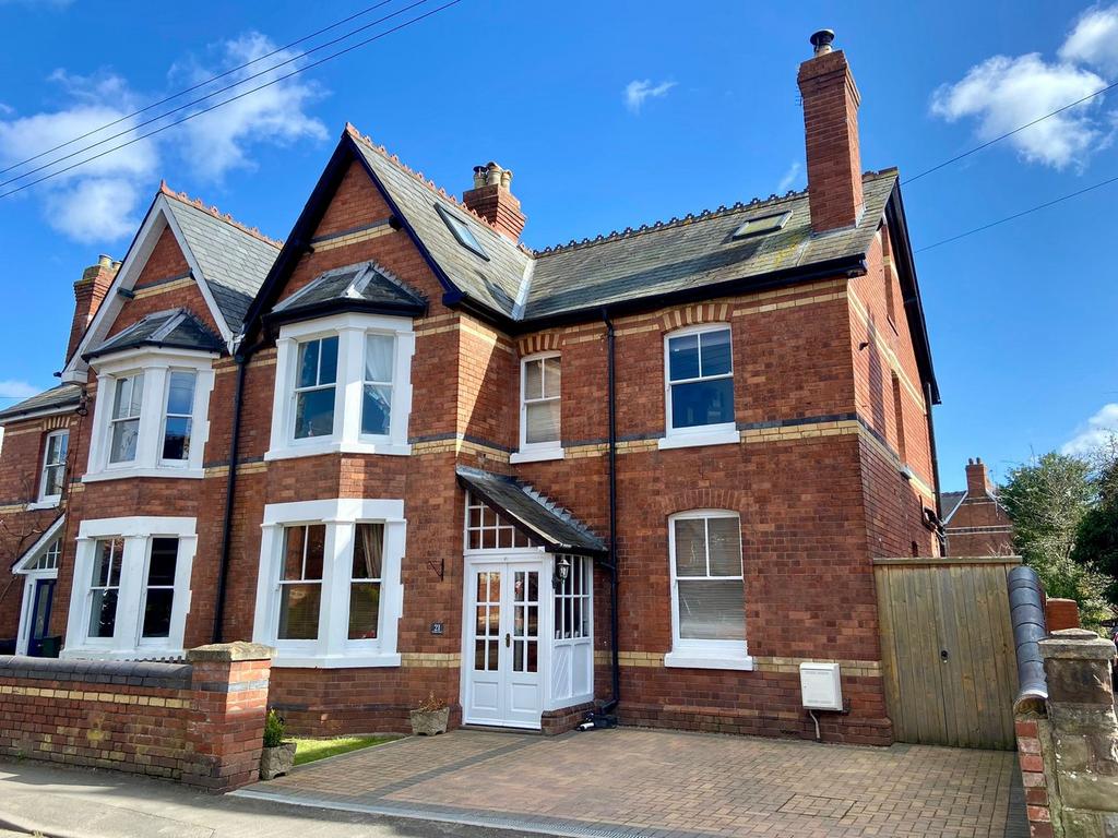 St James Road, Hereford, HR1 4 bed semidetached villa £495,000