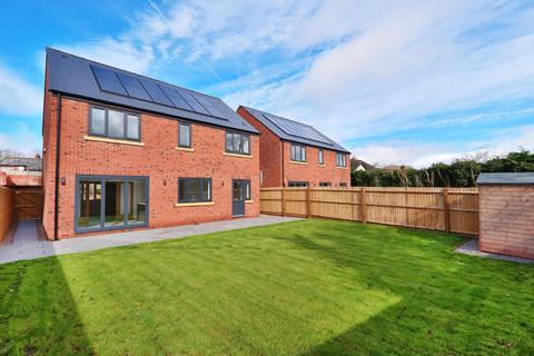 4 bedroom detached house for sale - Wye Close, Wilton, Ross-on-Wye, HR9