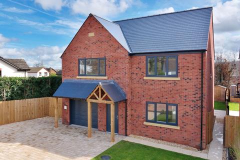 4 bedroom detached house for sale, Wye Close, Wilton, Ross-on-Wye, HR9