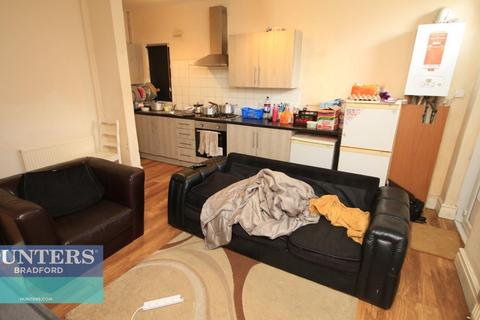 2 bedroom terraced house to rent - Daisy Street, Great Horton, Bradford, West Yorkshire, BD7 3PL