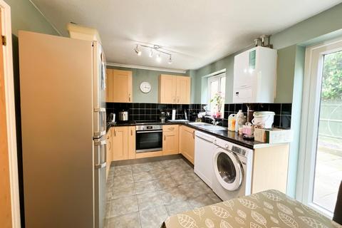 17 Gerrard Close, Bristol, BS4 1UH