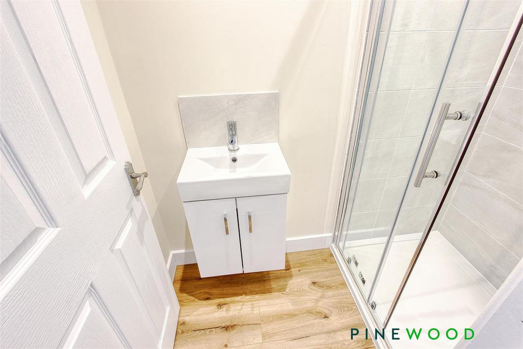 Ensuite shower room