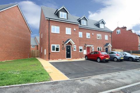 3 bedroom townhouse to rent, Baldwin Road, Stourport-on-Severn, DY13