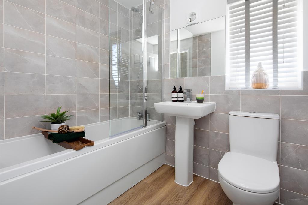 Family bathroom in the Moresby 3 bedroom home