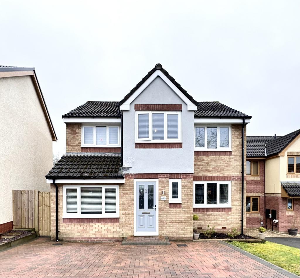 Abernant, Aberdare CF44 5 bed detached house for sale £359,995