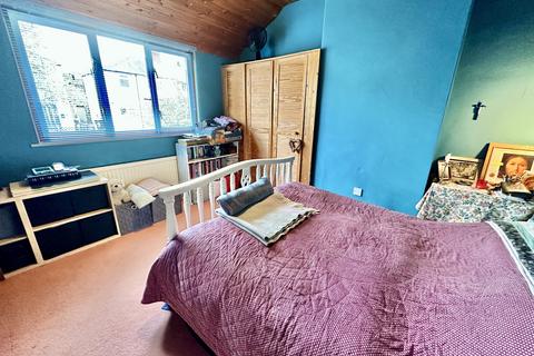 2 bedroom end of terrace house for sale - 35 Perigree Road Woodseats Sheffield S8 0NE