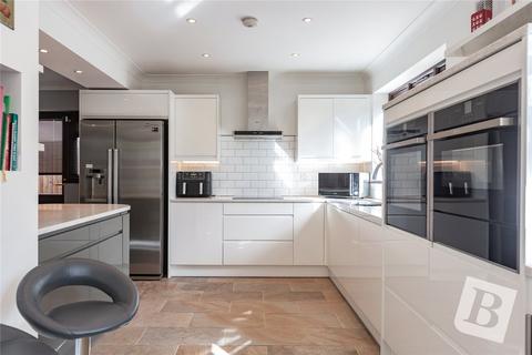 30 Ayr Way, Romford, RM1 4UH