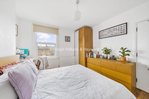 2 bedroom apartment to rent - Sandmere Road London SW4