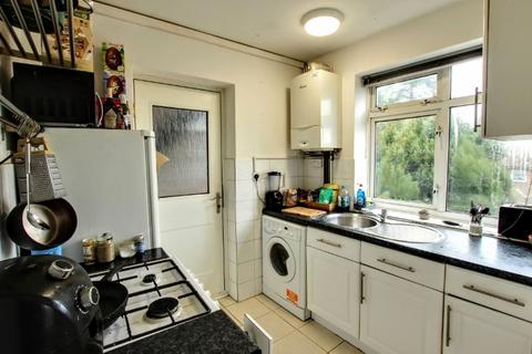 2 bedroom flat for sale, Church Road, Haywards Heath, RH16