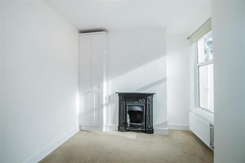 8 Stuart Road, London, SW19 8DH