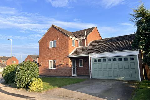 3 bedroom detached house for sale - Fernie Close, Oadby, Leicester, LE2