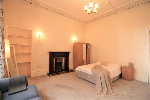 4 bedroom flat to rent - Hillhead Street, Glasgow G12