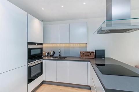 2 bedroom apartment for sale, Camellia House, 338 Queenstown Road, London, SW11