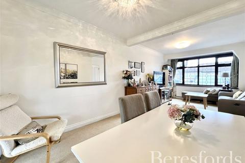 49 Primrose Glen, Hornchurch, RM11 2NL