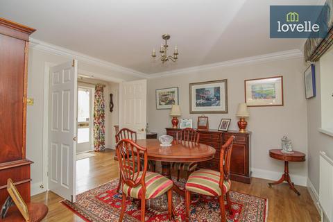 11 Augusta Oaks, Grimsby, DN34 4UG