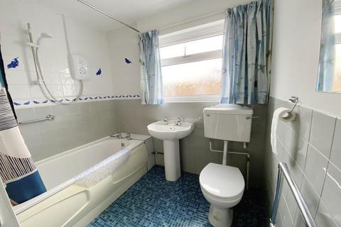 12 Compton Crescent, West Moors, Ferndown, BH22 0BZ