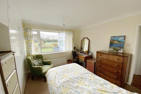 12 Compton Crescent, West Moors, Ferndown, BH22 0BZ