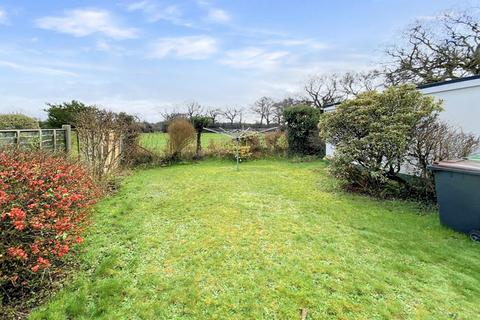 12 Compton Crescent, West Moors, Ferndown, BH22 0BZ