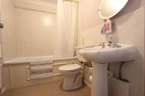 2 bedroom flat to rent - Owen Square, Deal, CT14
