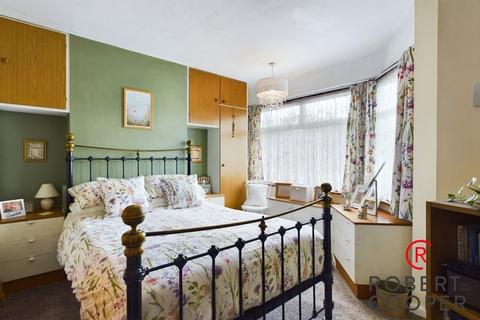 3 bedroom semi-detached house for sale, Royal Crescent, Ruislip, HA4